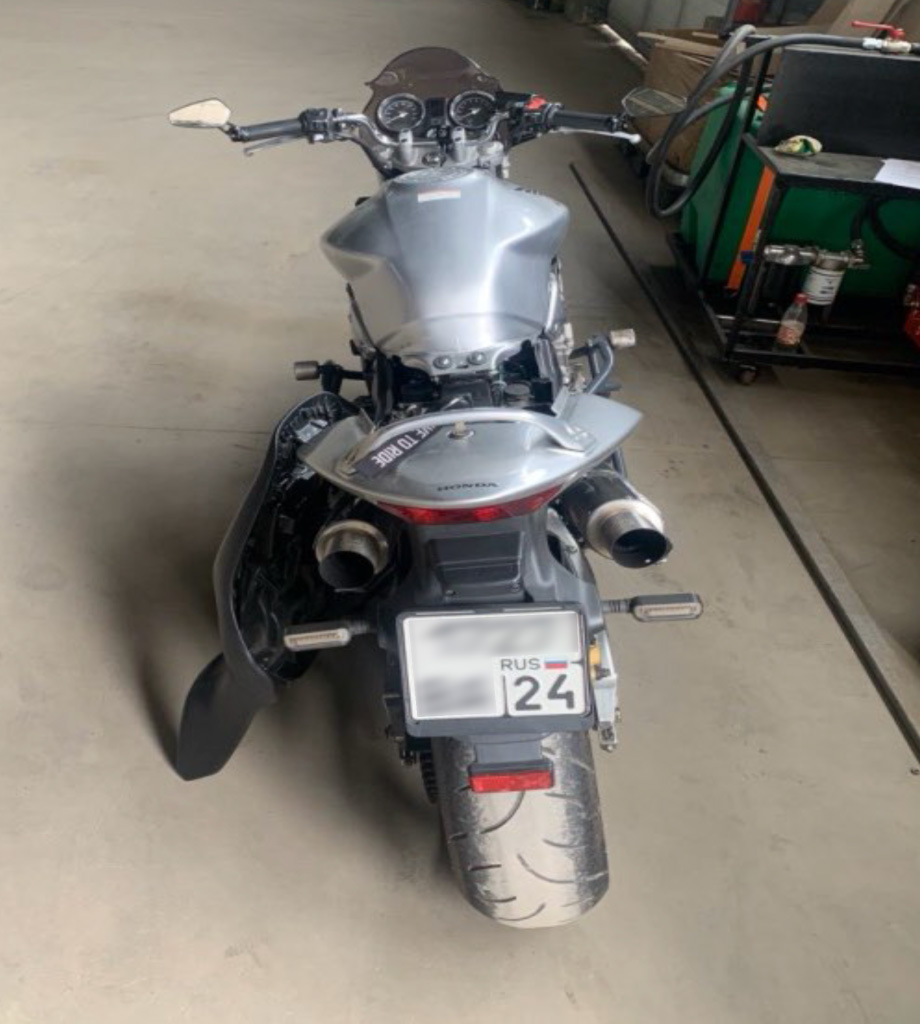 Установка абонентского терминала Galileosky Base Block Iridium на мотоцикл Honda Hornet 900